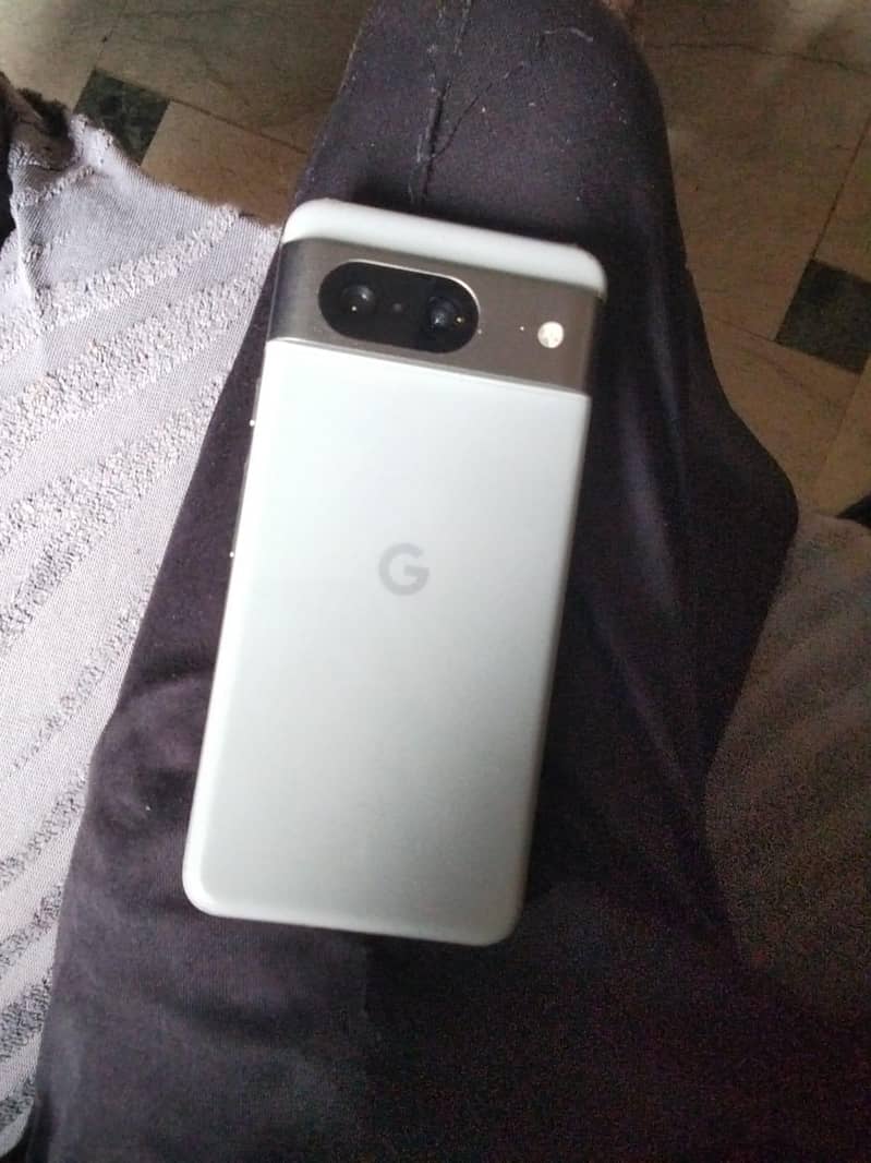Google Pixel 8 3