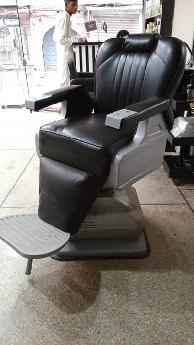Salon Furniture For Sale – 3 Chairs + 2 Designer Mirrors + Other Items