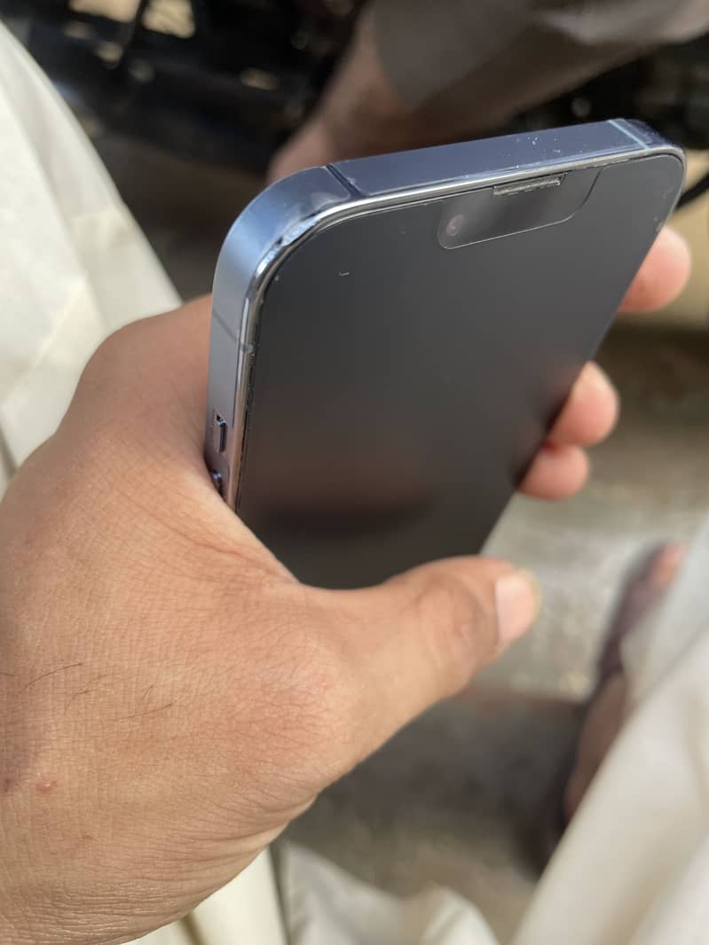 Apple iPhone 13 Pro 1