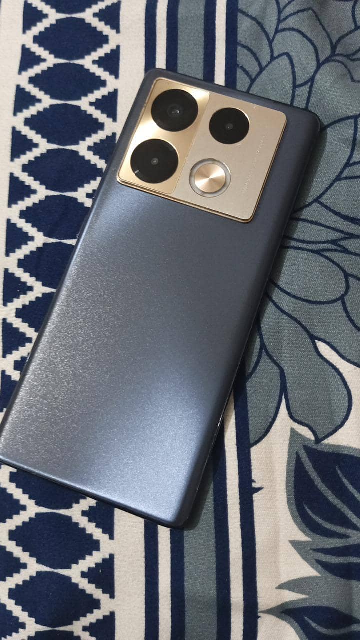 Infinix Note 40 Pro 0