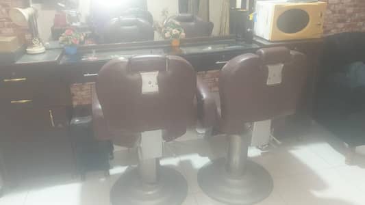 Beauty Saloon Chairs