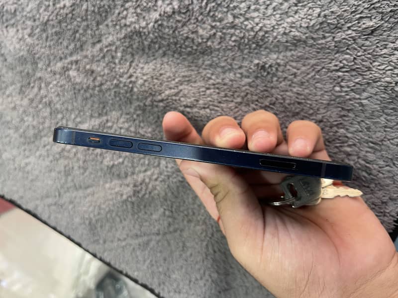 Apple iPhone 12 2