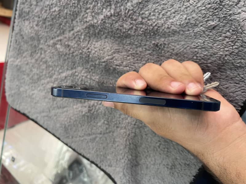 Apple iPhone 12 5