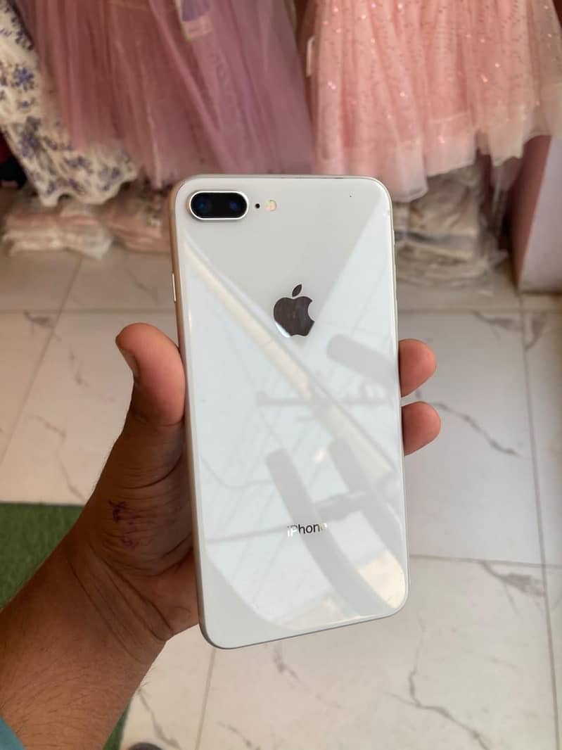 Apple iPhone 8 Plus 0