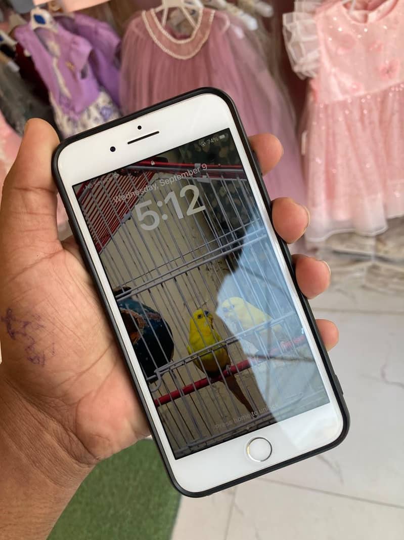 Apple iPhone 8 Plus 2