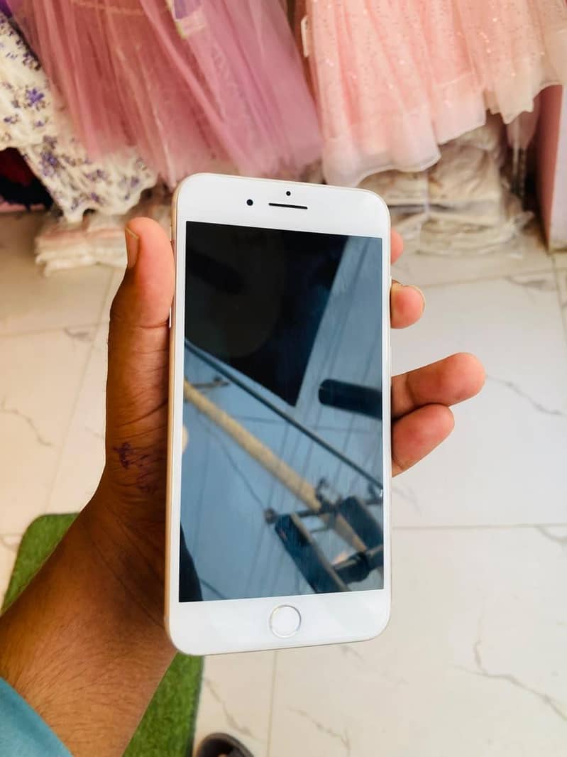 Apple iPhone 8 Plus 3