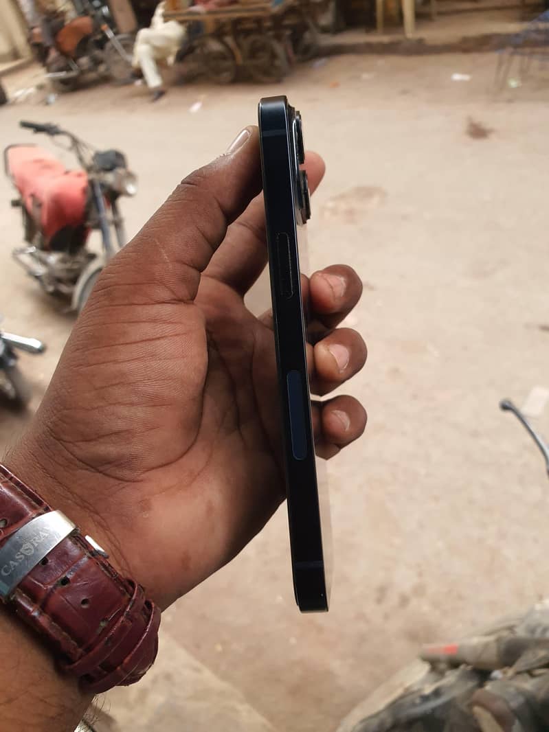 Apple iPhone 14 5