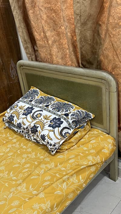 Single bed with mattress