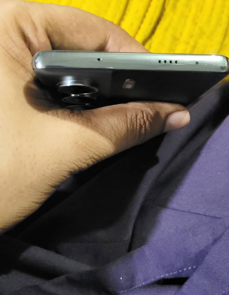 Tecno CAMON 40 Pro 0