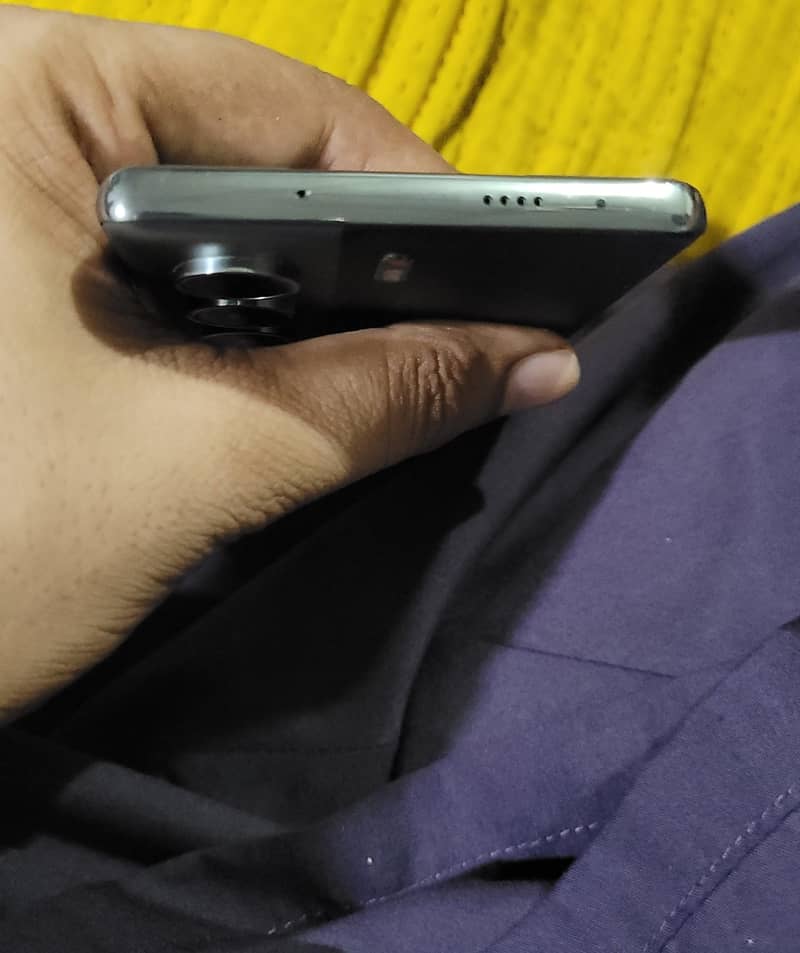 Tecno CAMON 40 Pro 1