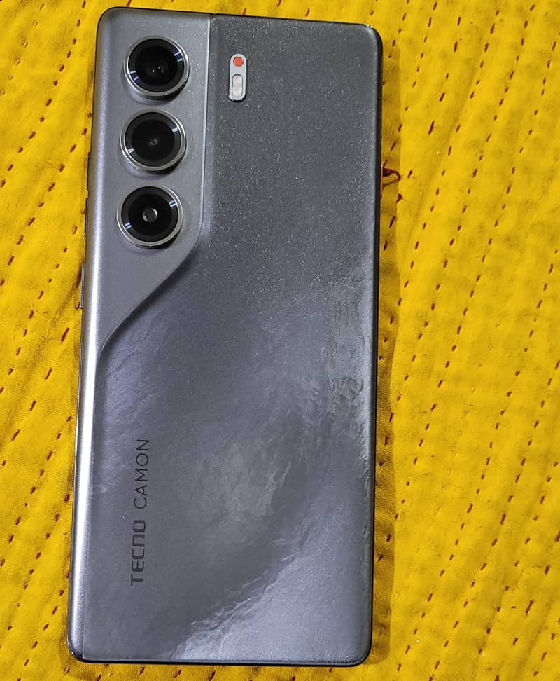 Tecno CAMON 40 Pro 5
