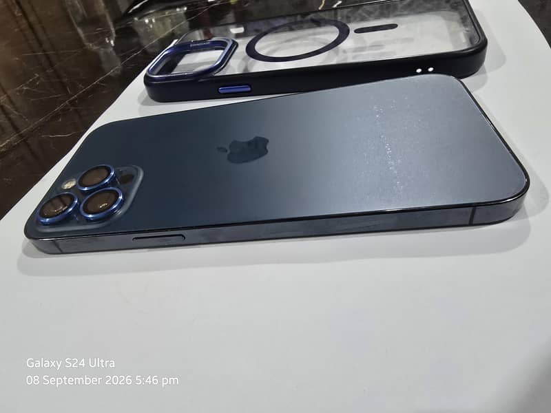Apple iPhone 12 Pro Max 4