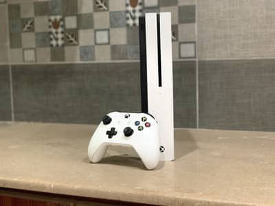 XBOX ONE S 1TB