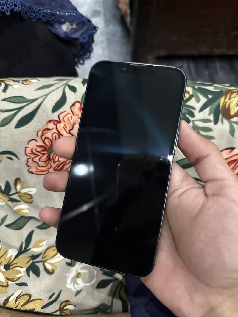 Apple iPhone 13 3