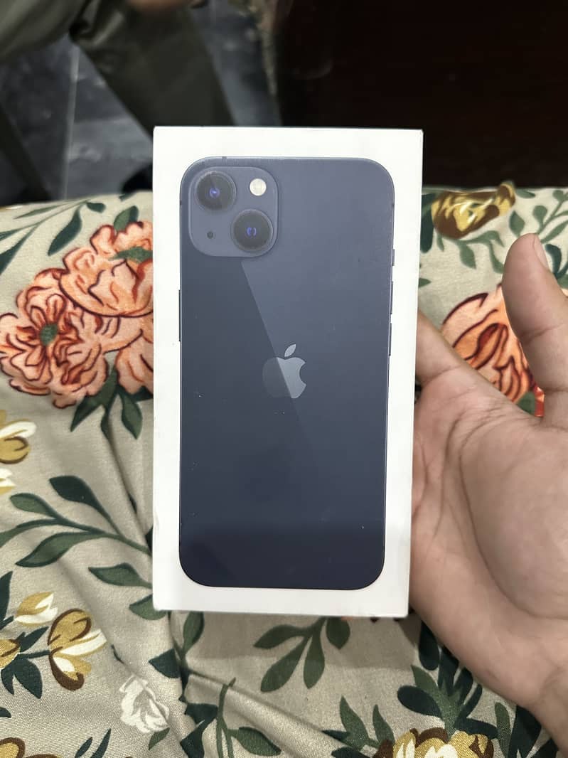 Apple iPhone 13 5