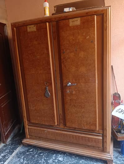 Used Heavy weight Metal Almari