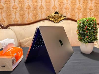Macbook pro | M1 Pro | 32gb Ram | 1TB ssd | 14”
