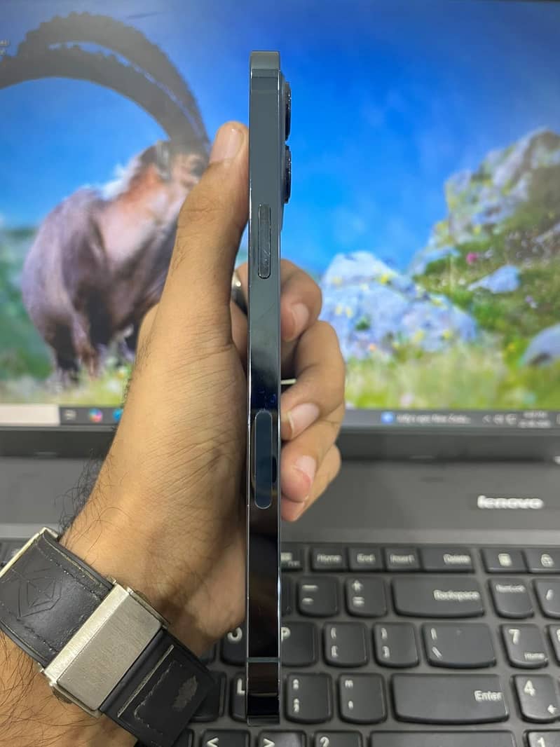 Apple iPhone 12 Pro Max 3