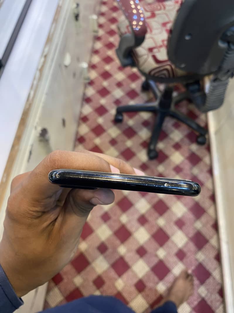 Apple iPhone 7 Plus 1
