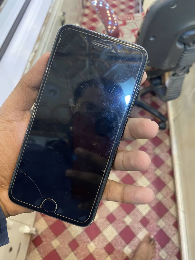 Apple iPhone 7 Plus 2