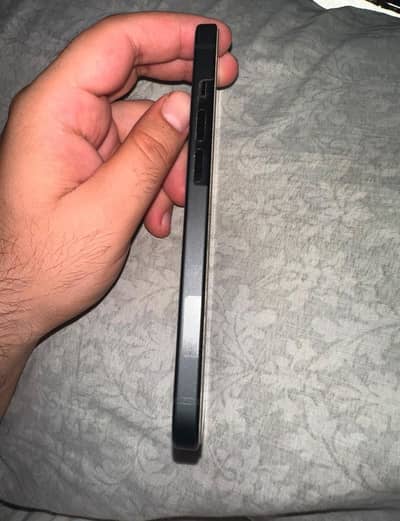 Apple iPhone 15