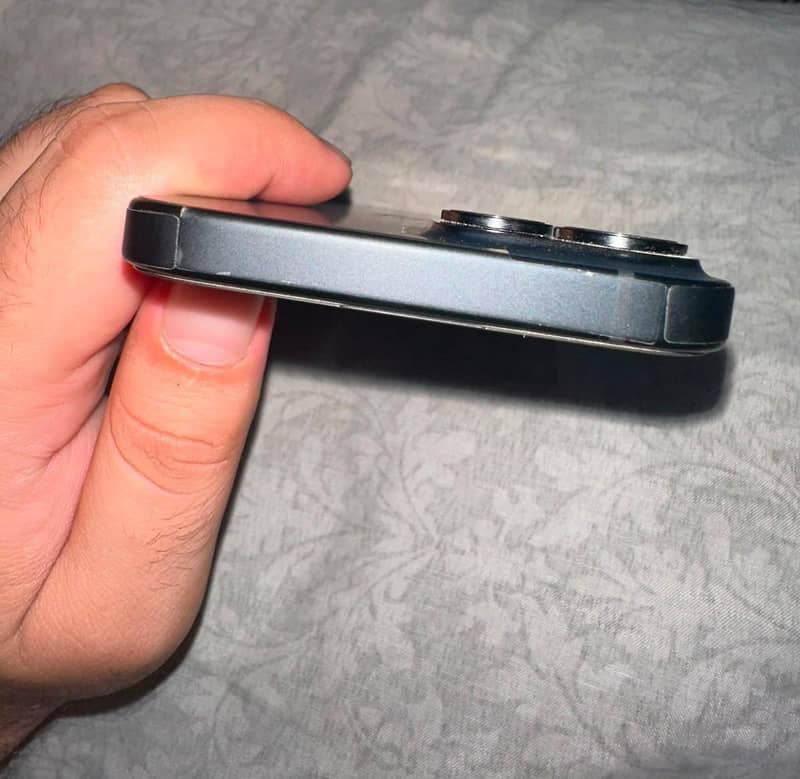 Apple iPhone 15 2