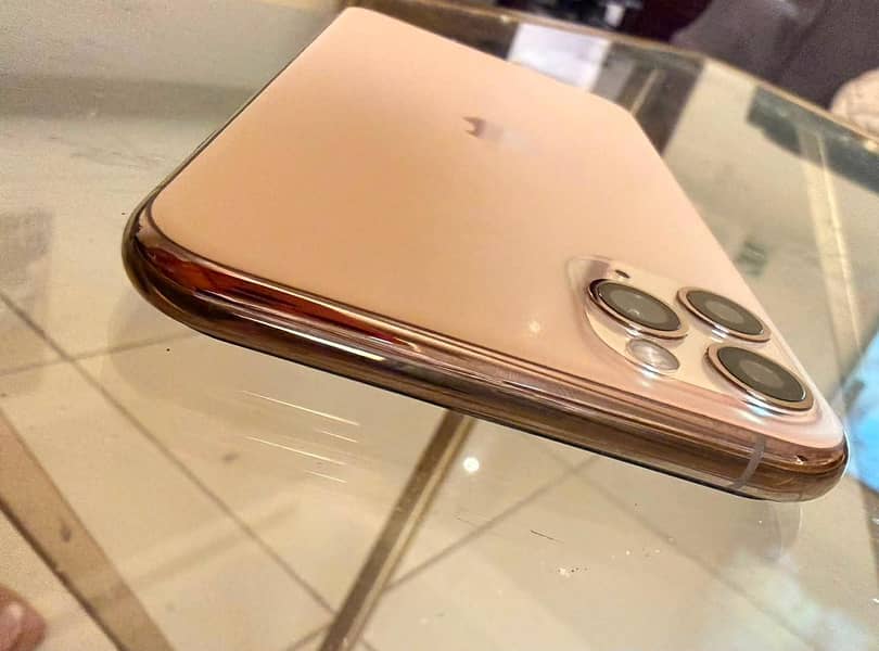 Apple iPhone 11 Pro Max 1