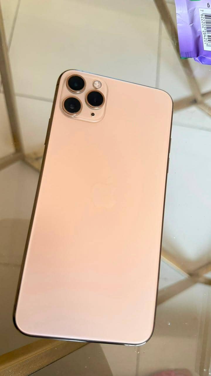 Apple iPhone 11 Pro Max 4