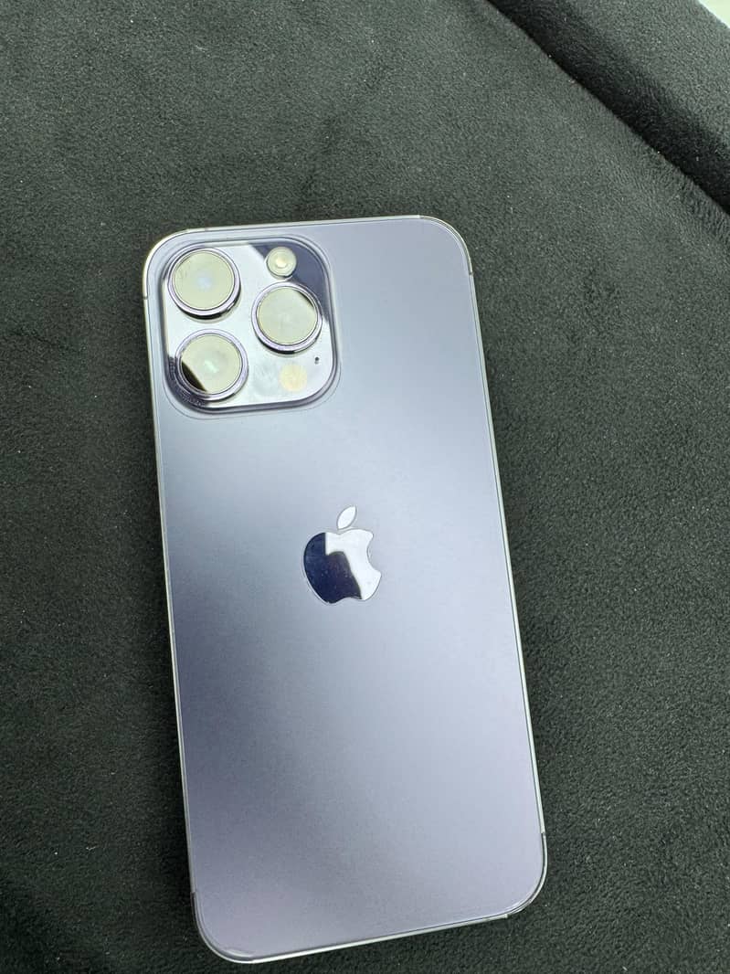 Apple iPhone 14 Pro Max 1