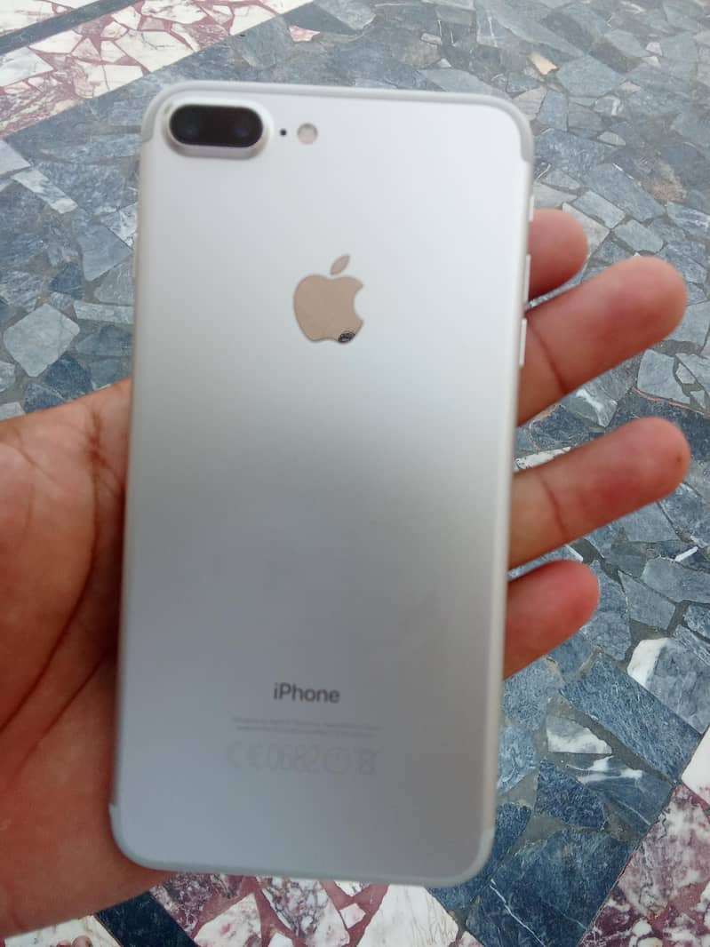 Apple iPhone 7 Plus 0