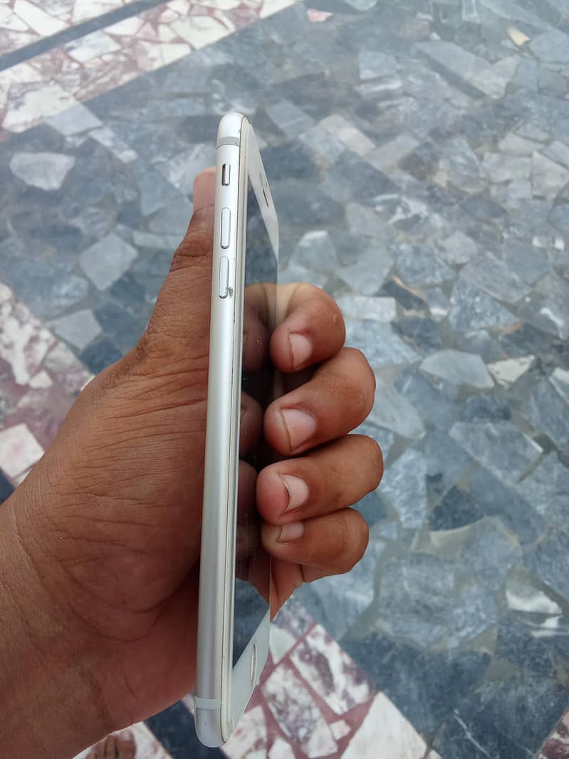 Apple iPhone 7 Plus 3