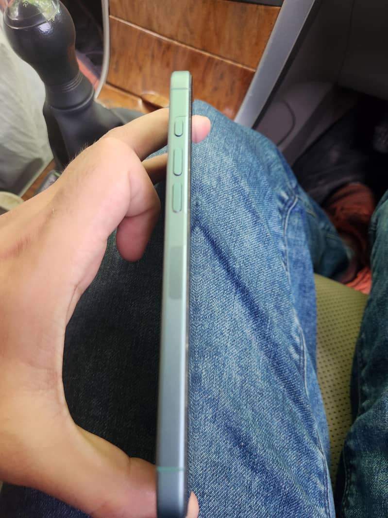 iPhone 16 Plus-jv 3