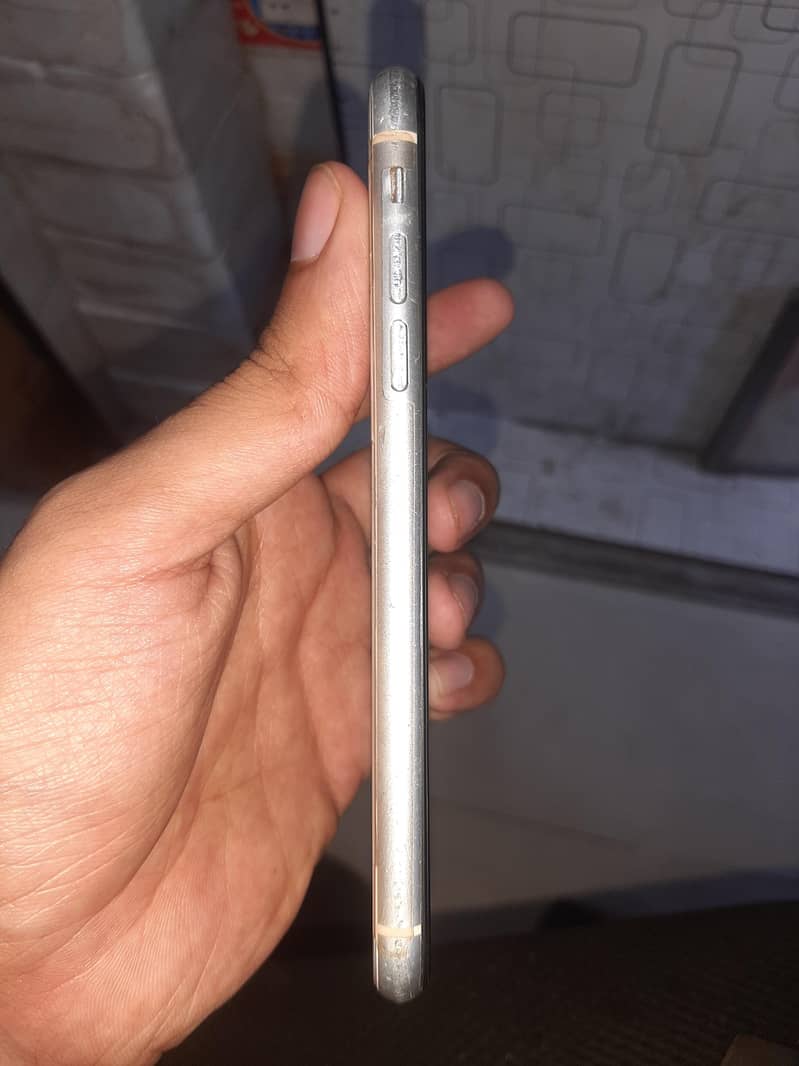 Apple iPhone 11 3