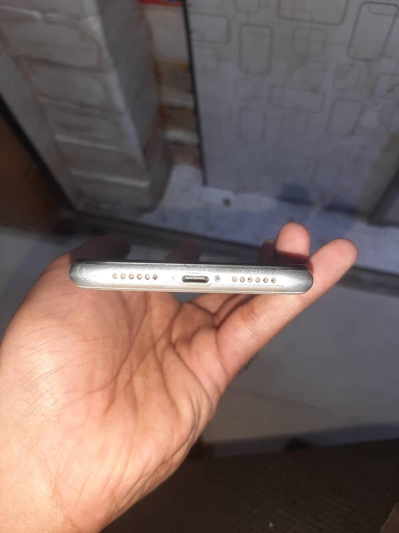 Apple iPhone 11 5