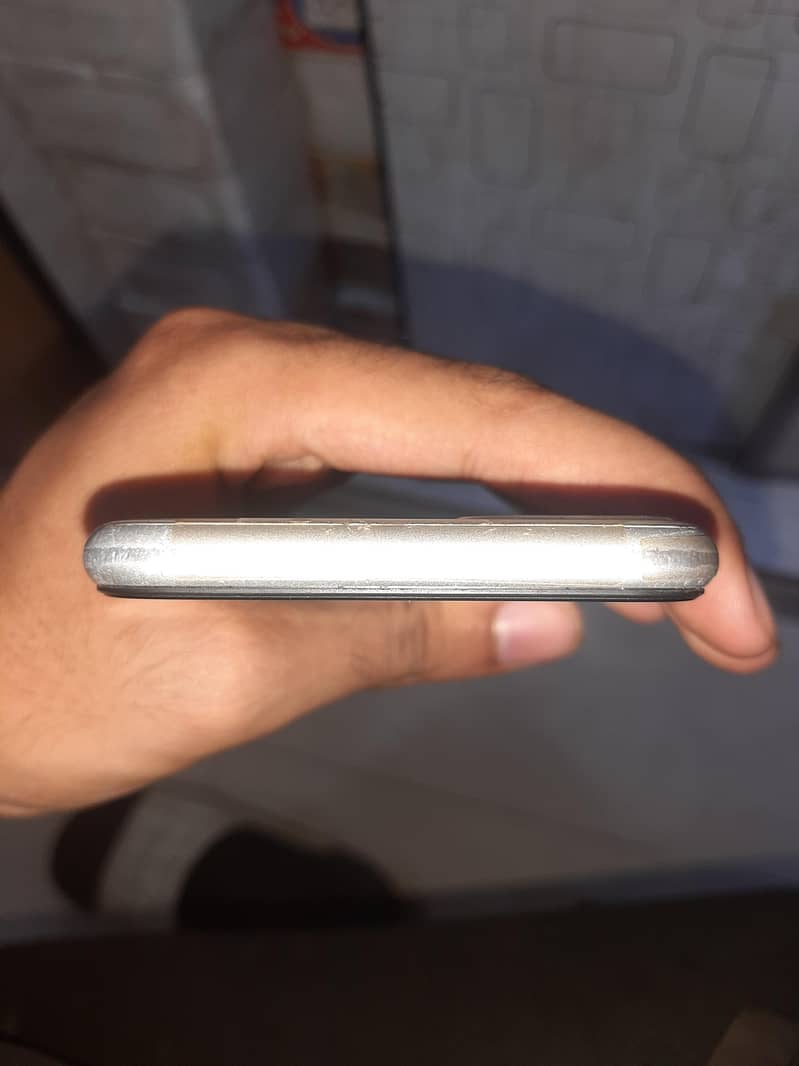 Apple iPhone 11 6