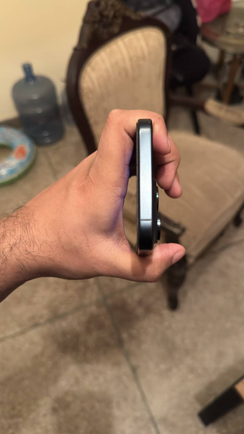 Apple iPhone 15 Pro Max 2