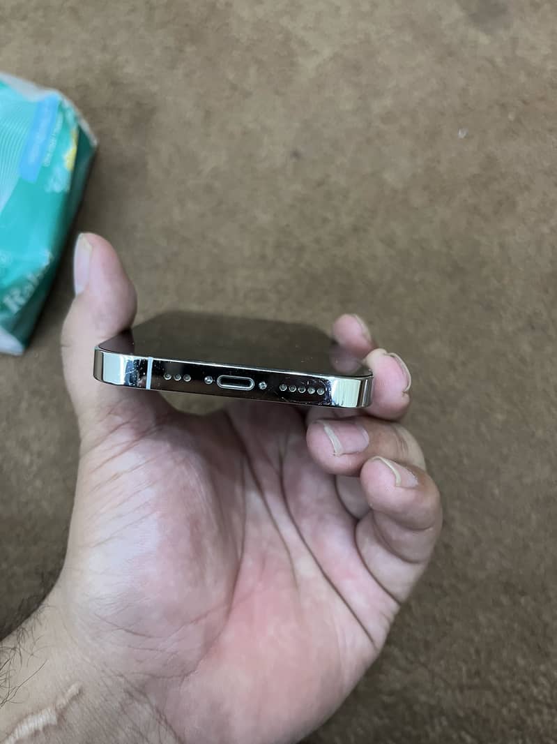 Apple iPhone 14 Pro 2