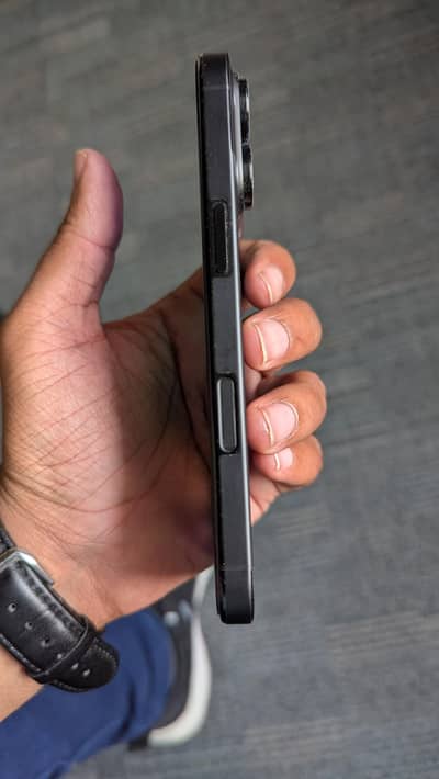 Apple iPhone 16 Pro factory