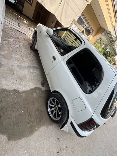 Nissan March 2000
