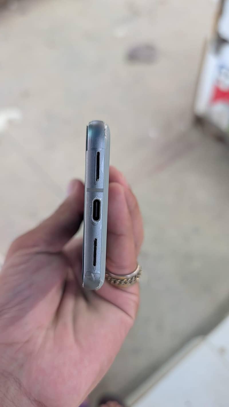 Google Pixel 8 5