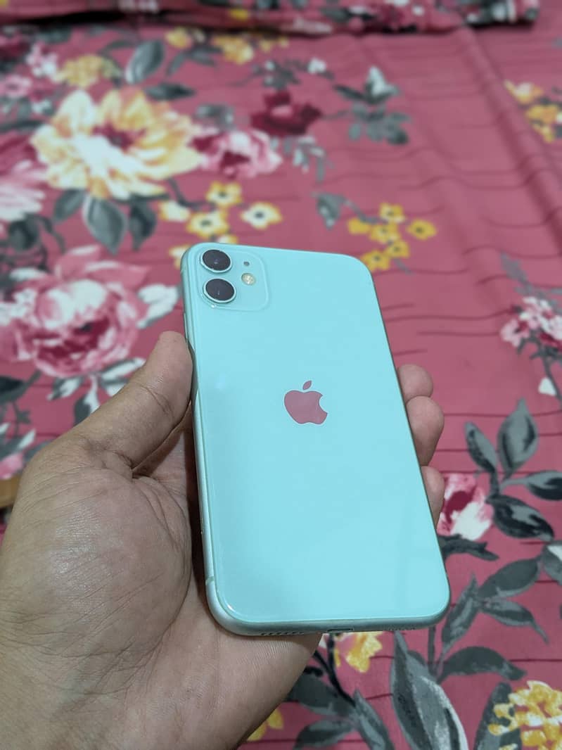Apple iPhone 11 4