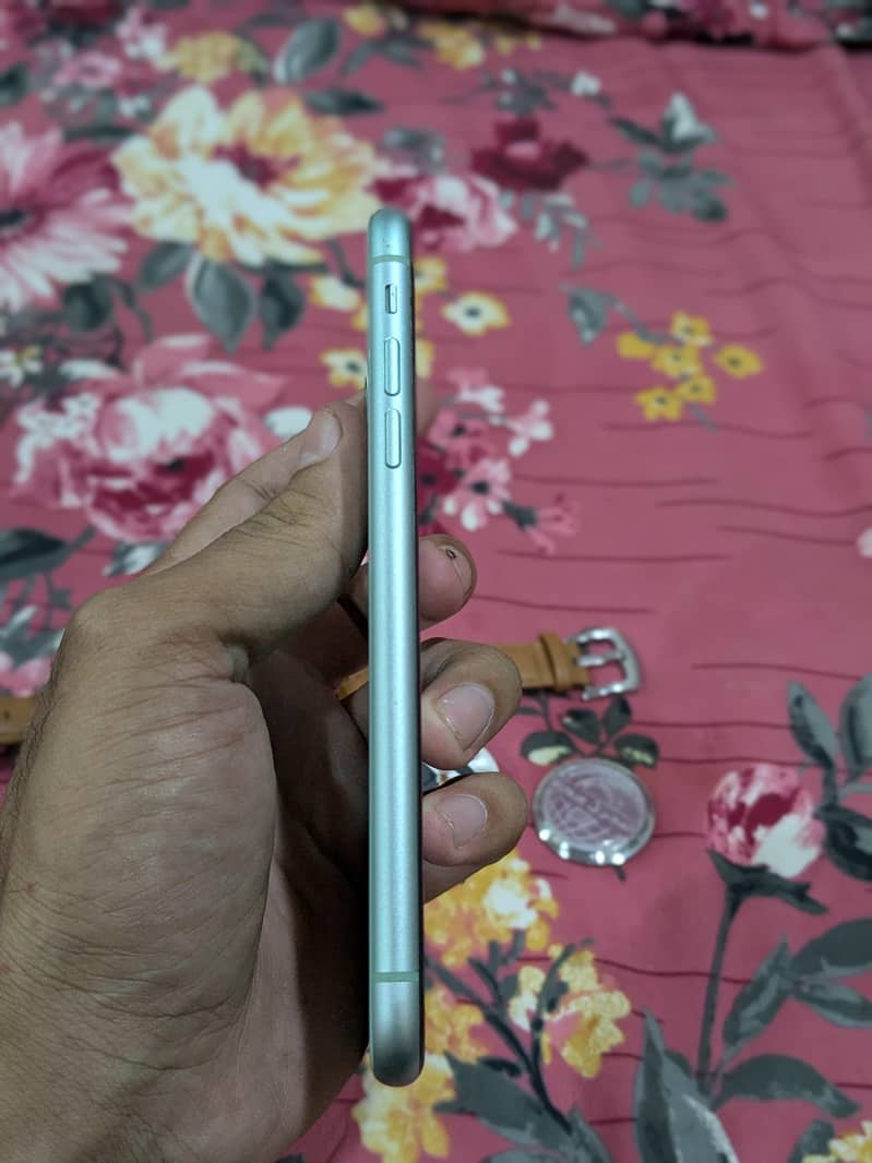 Apple iPhone 11 5