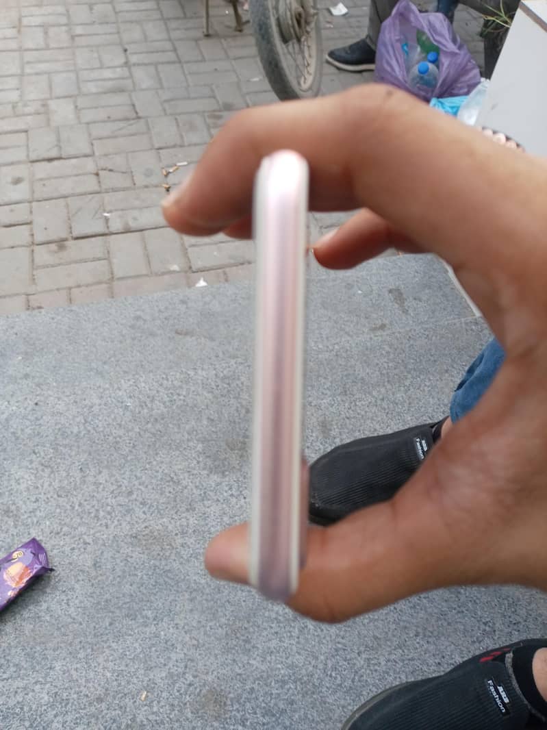 Apple iPhone 7 Plus 2