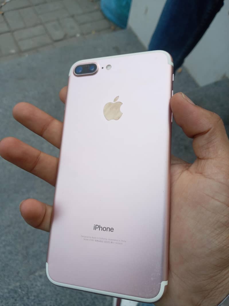 Apple iPhone 7 Plus 3