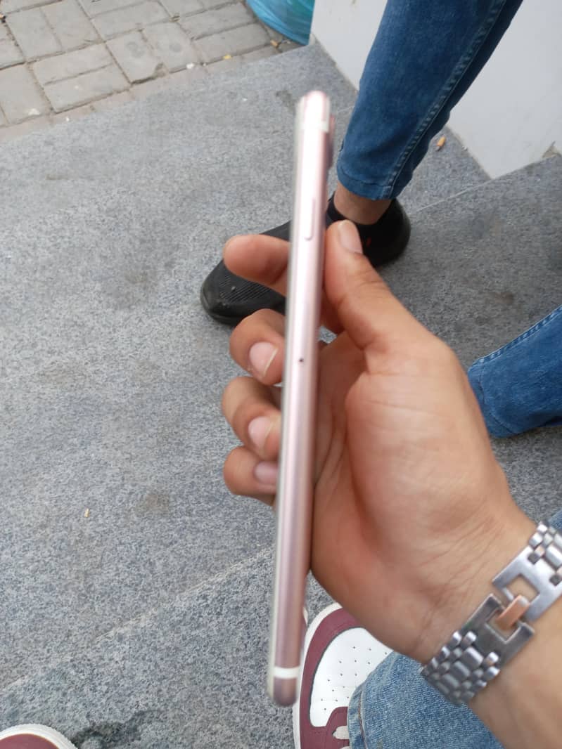 Apple iPhone 7 Plus 4
