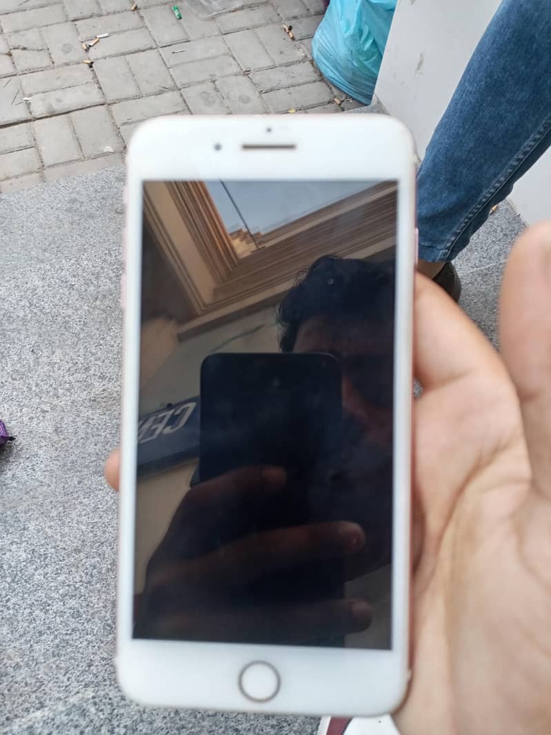 Apple iPhone 7 Plus 5