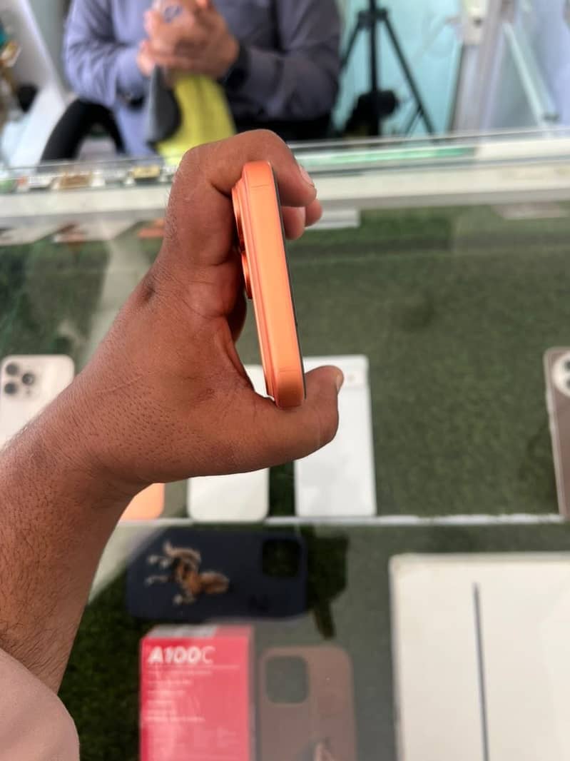 Apple iPhone 17 Pro Max 3