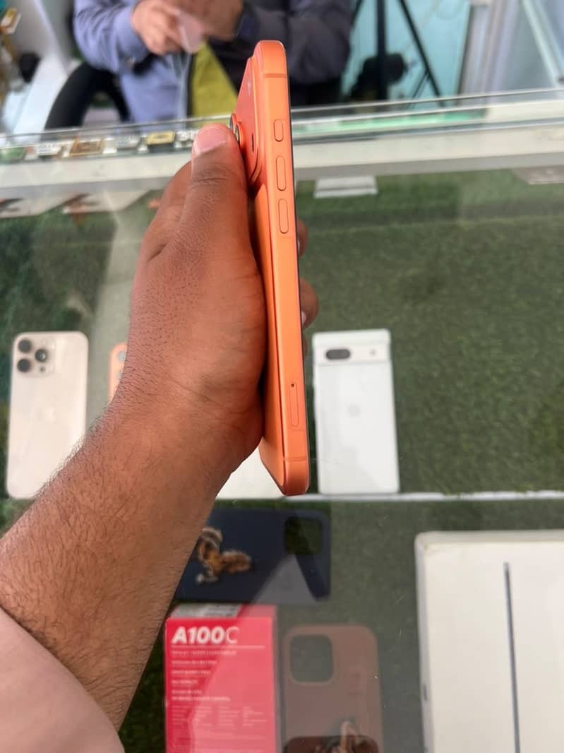 Apple iPhone 17 Pro Max 5