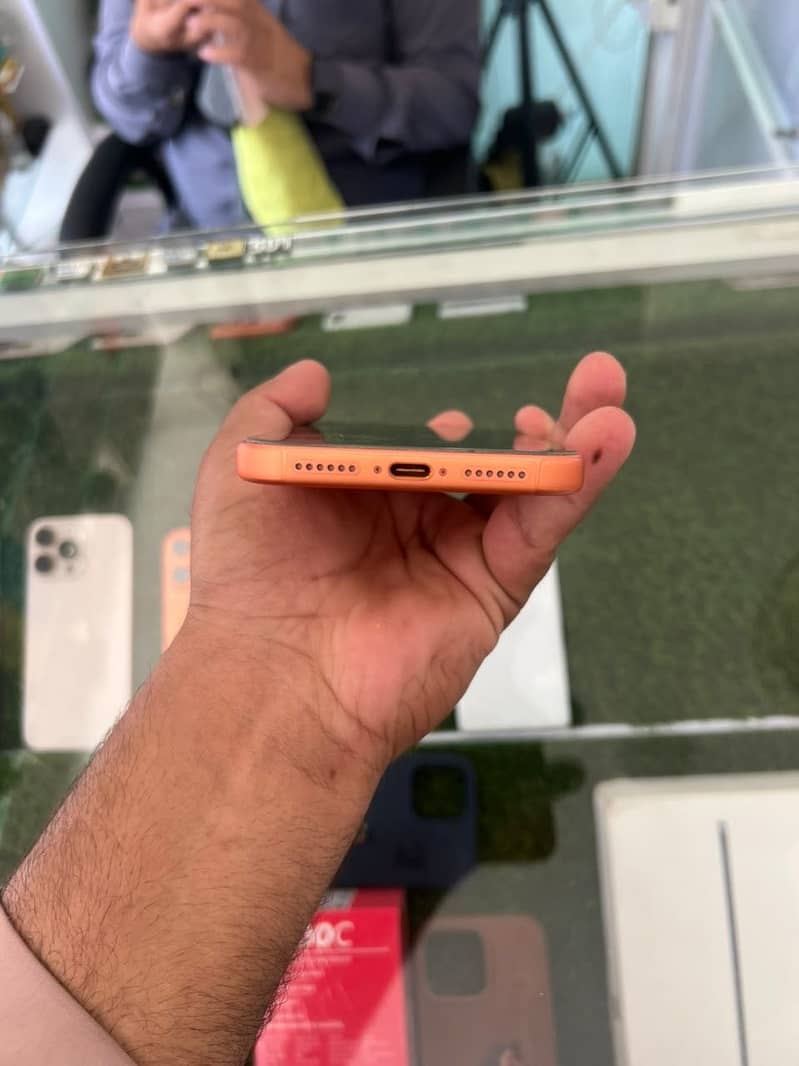 Apple iPhone 17 Pro Max 6