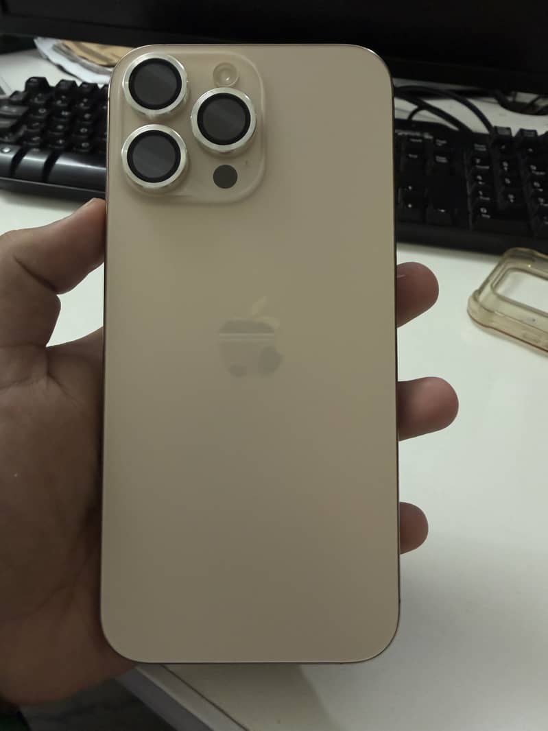 Apple iPhone 16 Pro Max 5